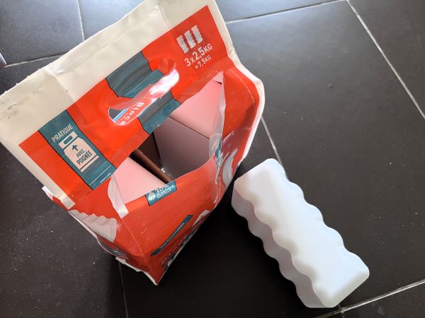 Adoucisseur d'eau d'appartement : modèle ultracompact et blocs de sel compacts également